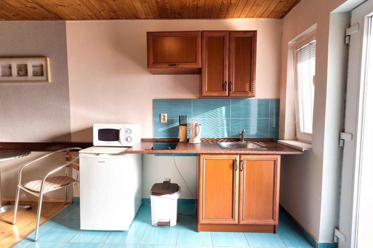 Apartmanovy Dom Red Hotell Podhájska Exteriör bild